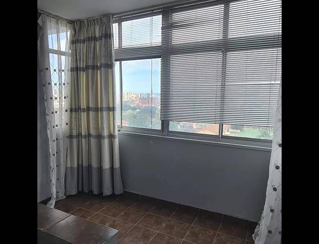 1.5 BEDROOM FLAT TO LET IN GLENWOOD